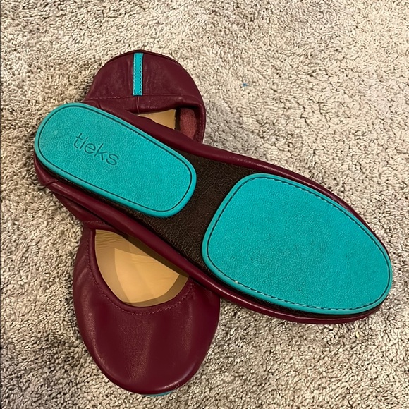 Tieks Burgundy Leather Flats 11 - Picture 2 of 2